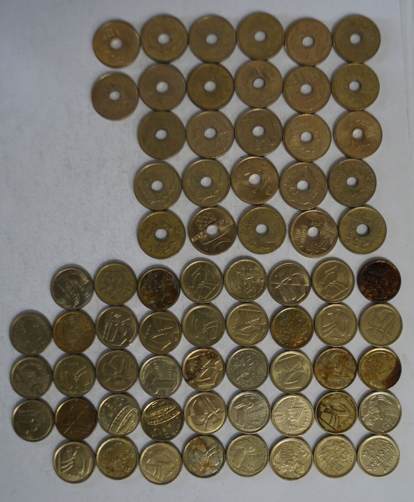 70pc Spain 27 Twenty Five 25 Pesetas & 43 Five 5 Pesetas Coins Lot 1989-2000
