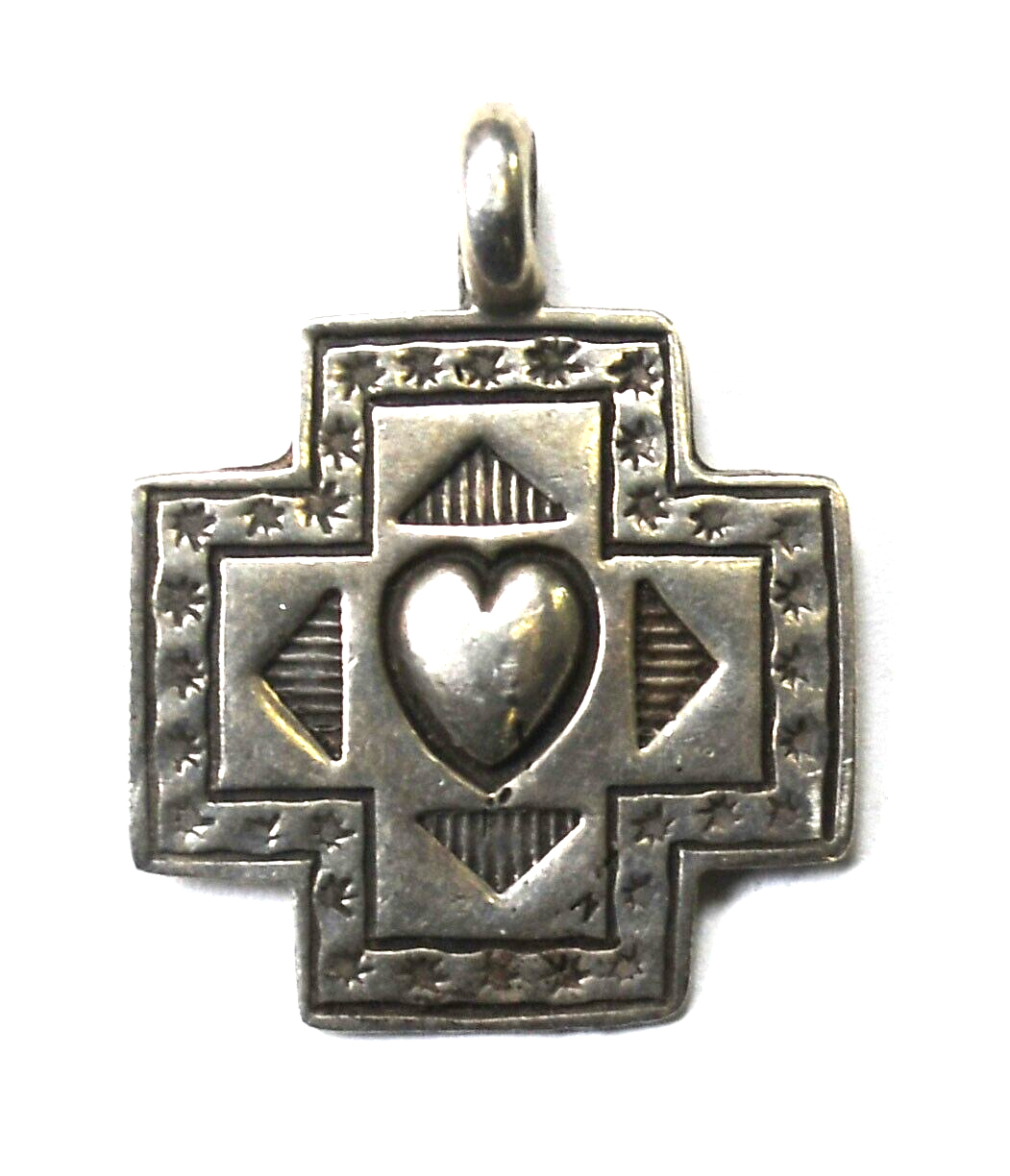 Sterling Silver Heart Arrows D-pad Cross Pendant 24mm x 19mm