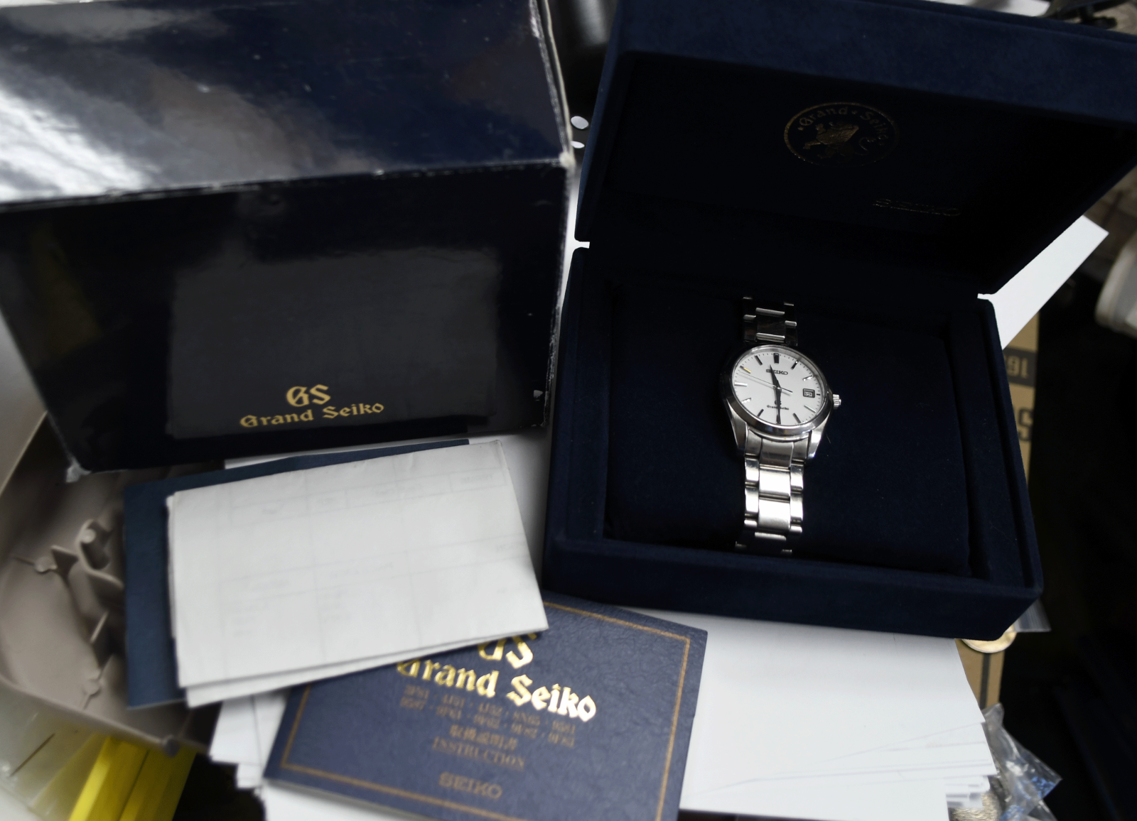 Men's Grand Seiko GS Quartz White Stick Dial Date Wristwatch w Box Men's Grand Seiko GS Quartz White Stick Dial Date Wristwatch w Box