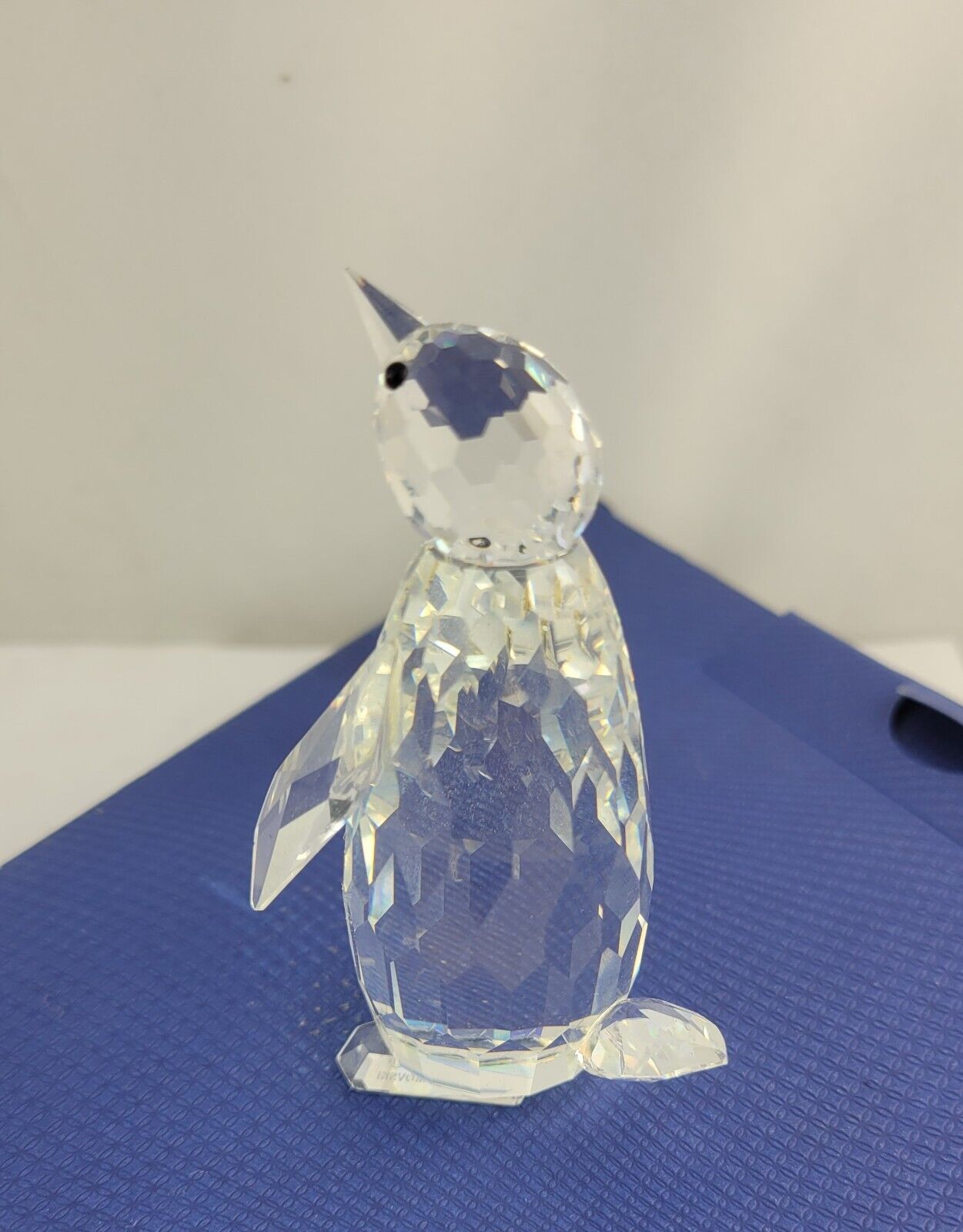 Swarovski Crystal Large Penguin Figurine 7643 NR 85 Austria No Box 3 1/4"