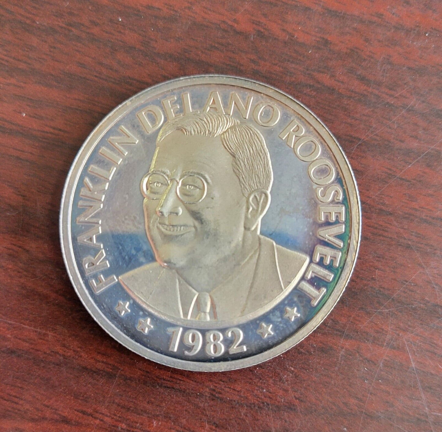 1982 Franklin Delano Roosevelt .999 Fine Silver 1oz. Round Medal 1882