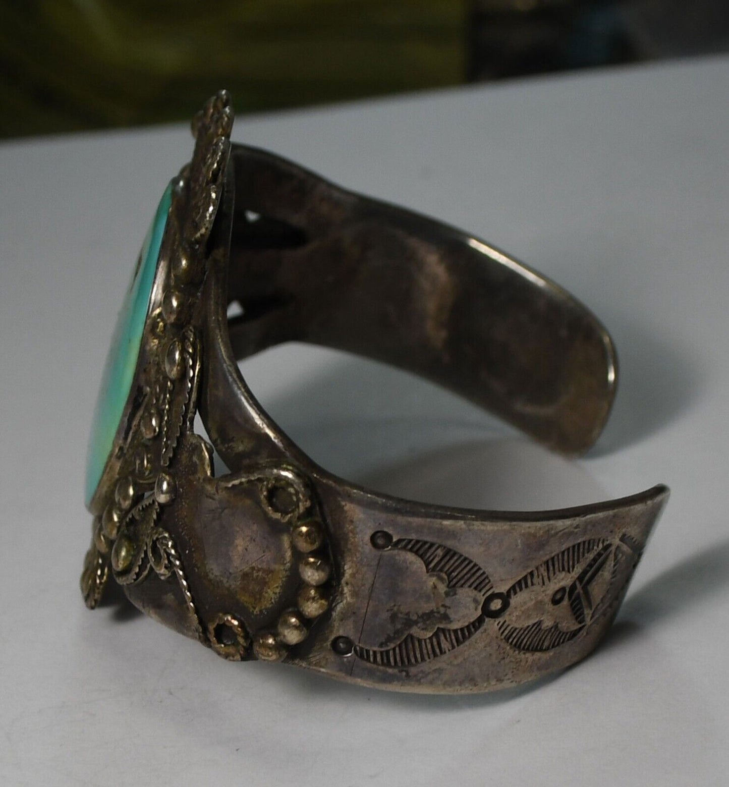 Antique Sterling Oval Turquoise Dot Halo Rays Edge 50mm Bracelet 7" Wrist