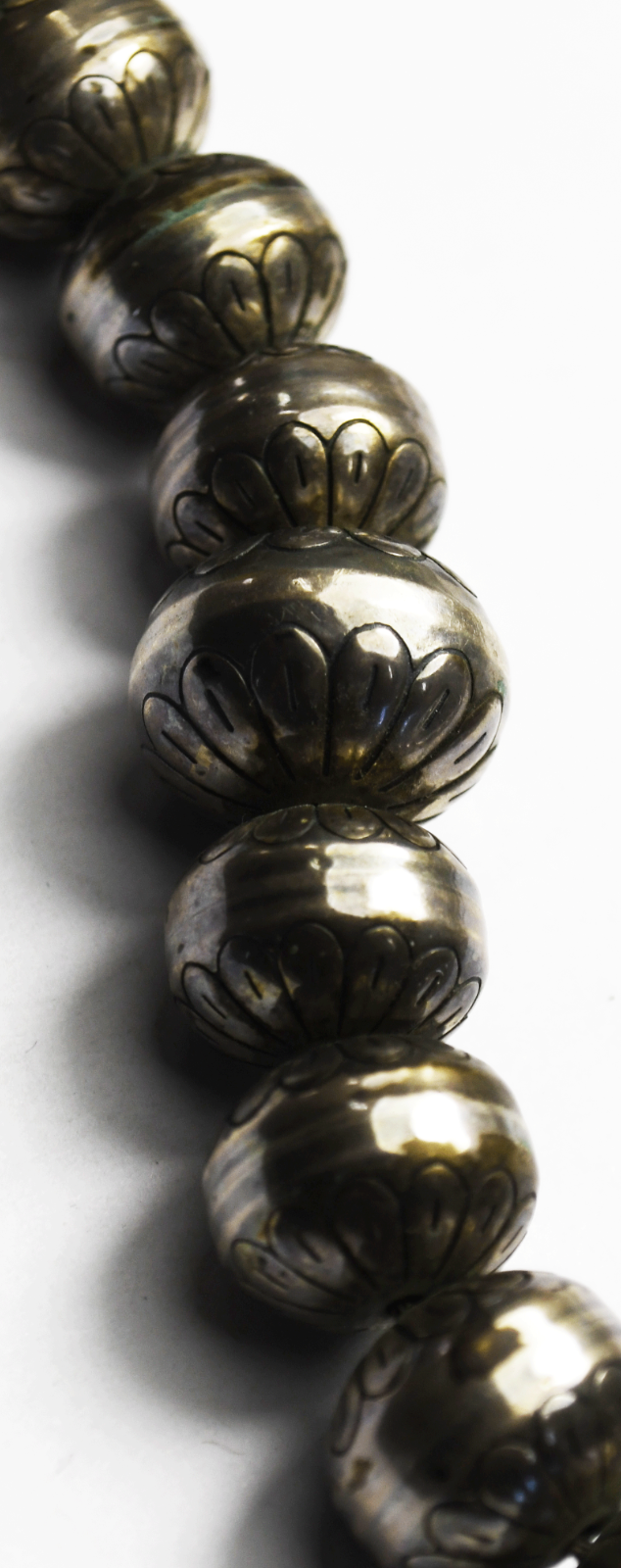 Sterling Silver Hand Made 8-17mm Graduated Bead Petal Edge 24.5" Necklace 71.4g