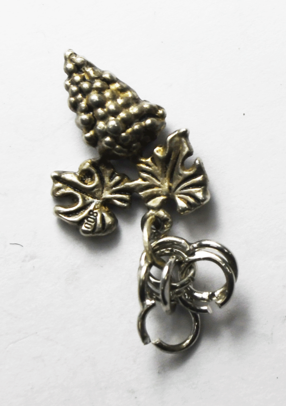 800 Silver SF Grape Berry Cluster Leaf Vine Cham 21mm x 16mm