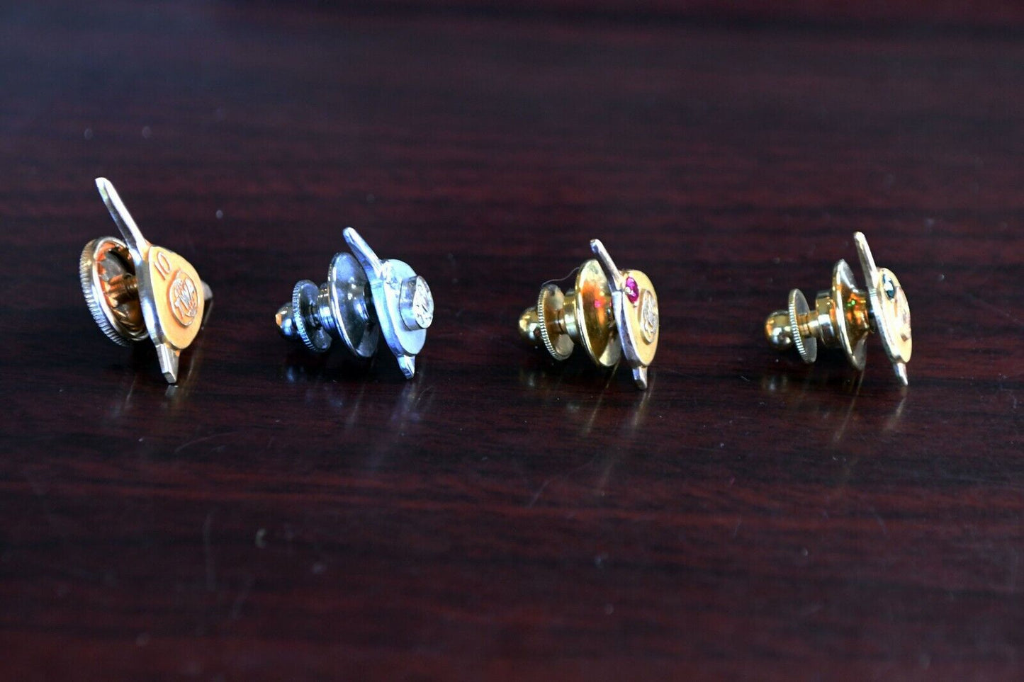 TWA Set of 4 Anniversary Year Pins Balfour 2-Solid 10k Gold Trans World Airlaine
