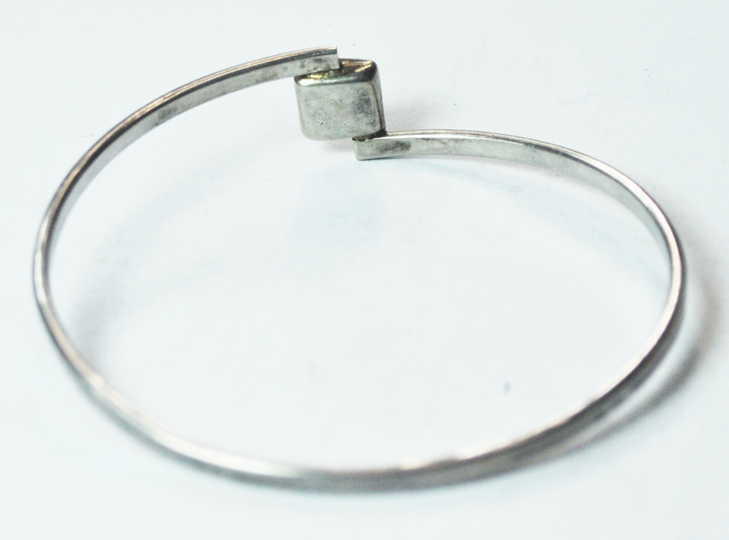 Sterling Silver TD-110 2.5" Round Bangle Square Solitaire Bracelet 17mm 13.8g