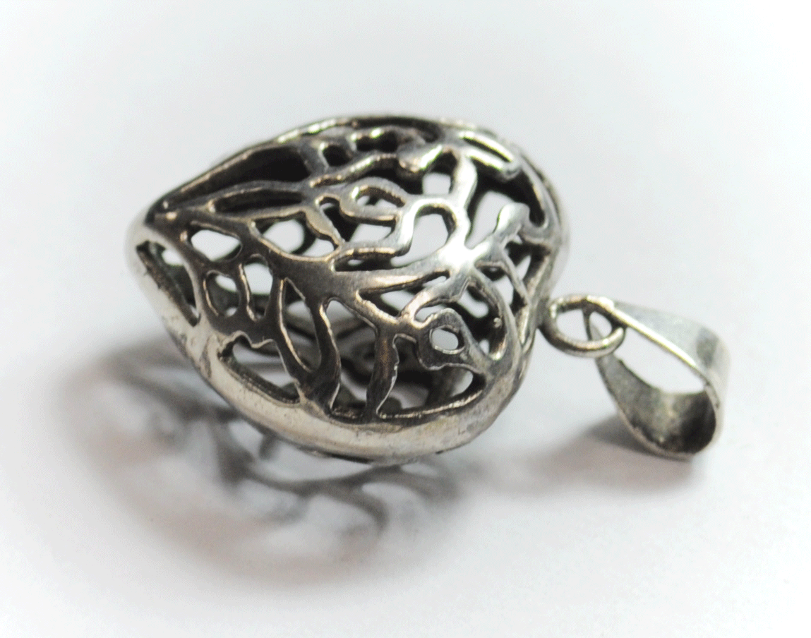 Silver Plate Heart Celtic Knot Filigree Holding Hands Pendant 36mm x 27mm