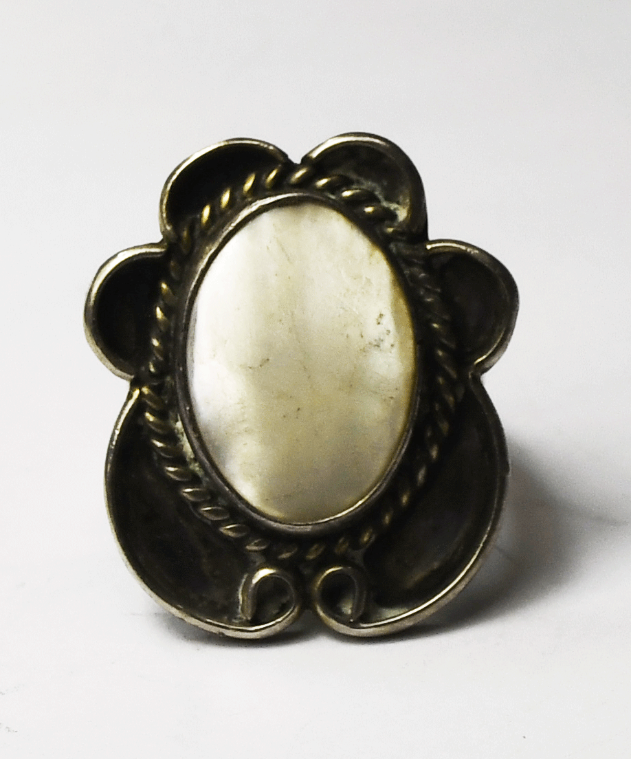 Sterling Silver Oval MOP Mother of Pearl Antique 27mm Ring Size 7-1/2