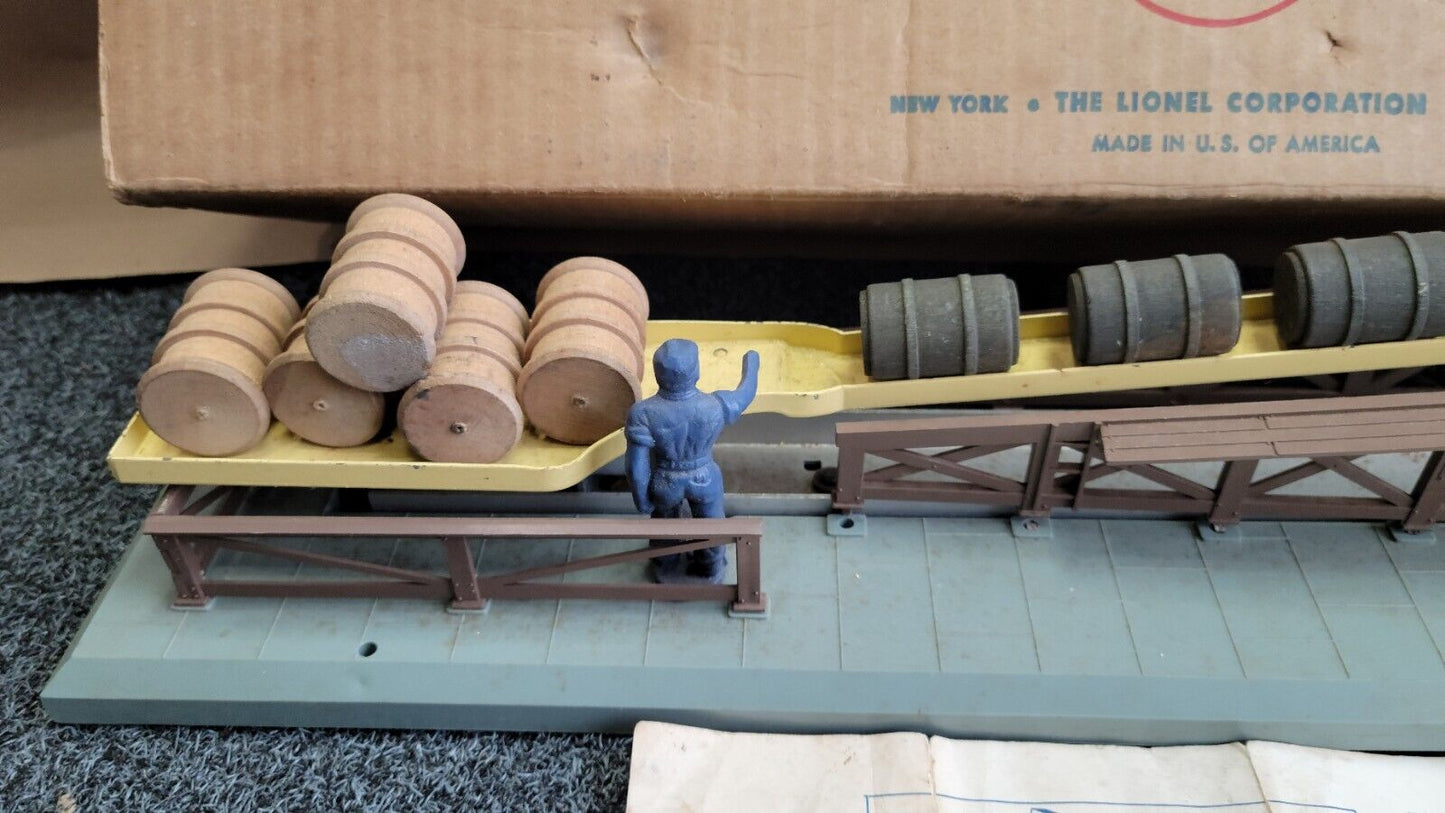Vintage Lionel Trains No.362 Barrel Loader O Scale in Original Box & Barrels