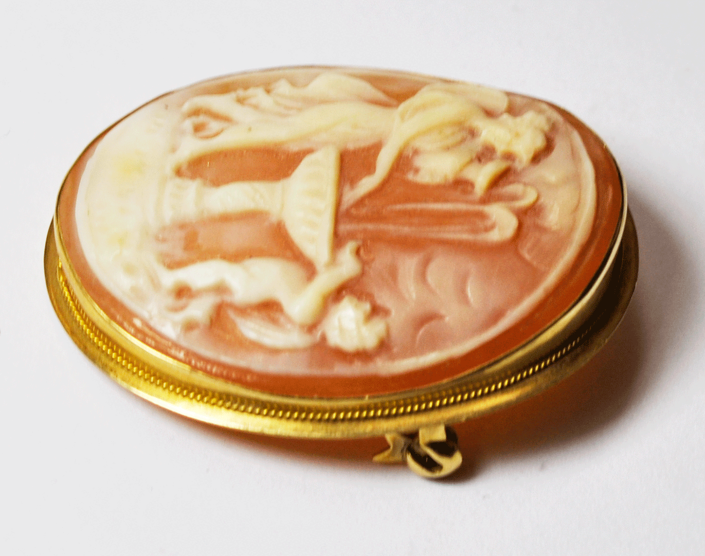 Antique Cameo Brooch Pin Pendant Angel Cherub Fountain 18k 30mm by 37mm