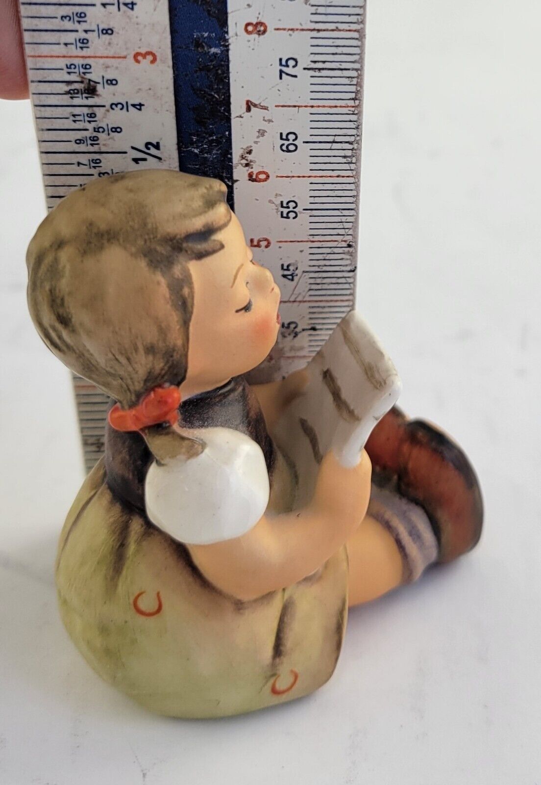 Hummel Goebel #389 "Girl With Sheet Music" Sitting Singing Figurine 2 1/2" TMK-5