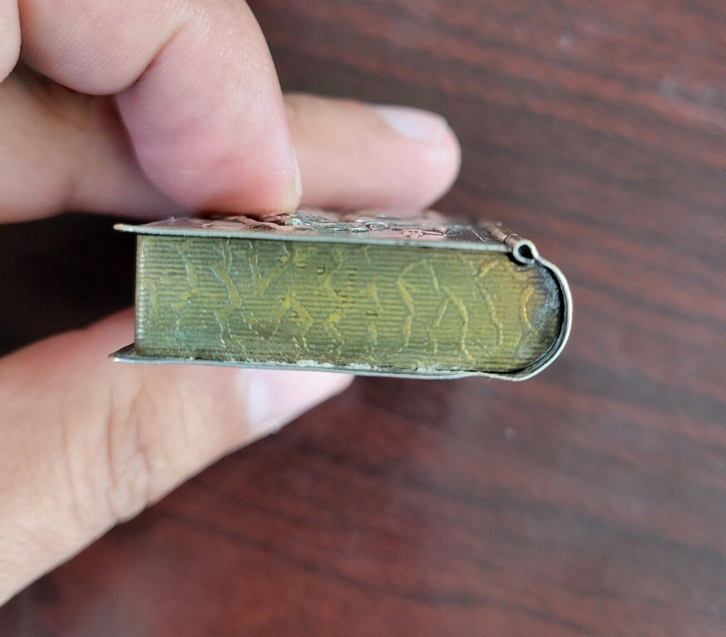 Vintage Depose Blessed Mother France Mary Silver Plated Book Pill Box 2"