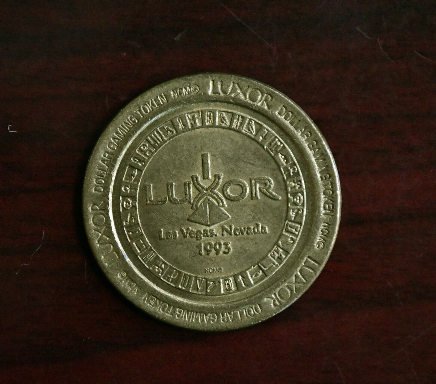 1993 Luxor Hotel Dollar Casino Gaming Token Las Vegas Chariot
