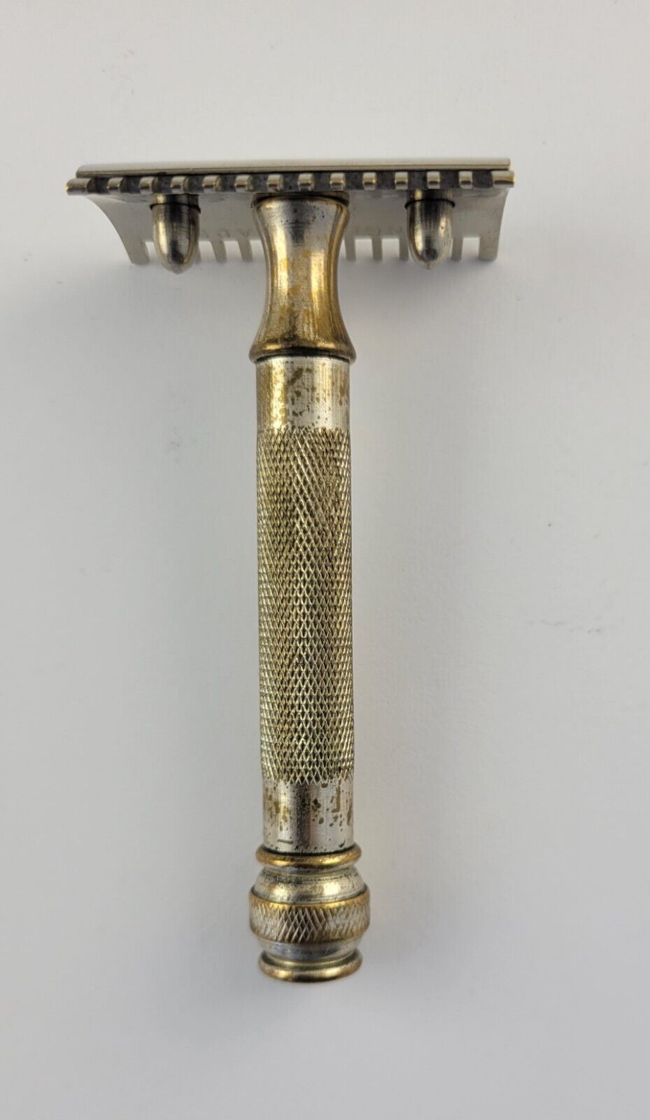 Vintage 4 Piece Travel Razor Made in England Silver Plated Case Greek Border