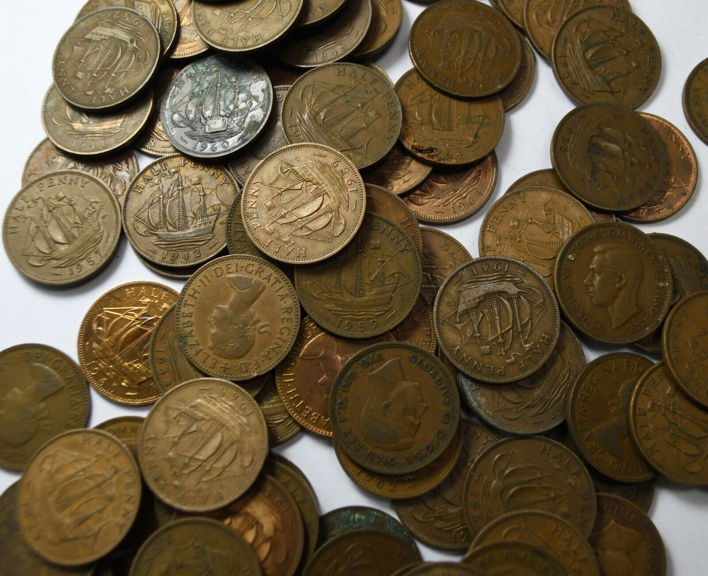 Lot of 225 Great Britain Half 1/2 Penny Coins 1937-1967 Bronze Coins