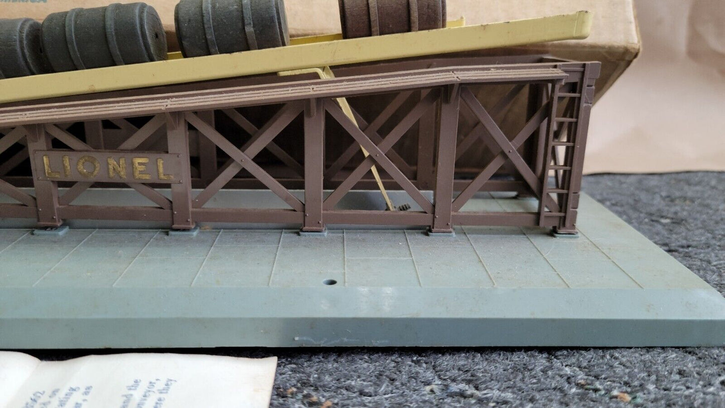 Vintage Lionel Trains No.362 Barrel Loader O Scale in Original Box & Barrels