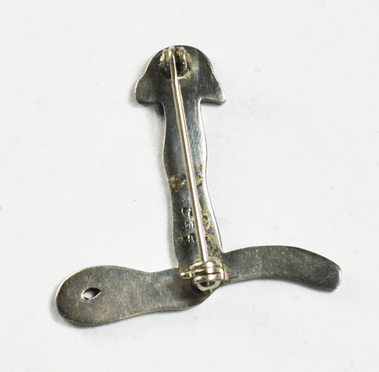 Sterling Silver Mexico TV-2 Letter T Cat 2-D Brooch Pin 34mm x 36mm Etched
