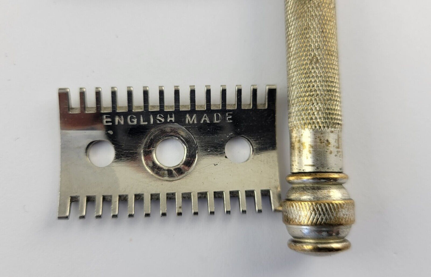 Vintage 4 Piece Travel Razor Made in England Silver Plated Case Greek Border