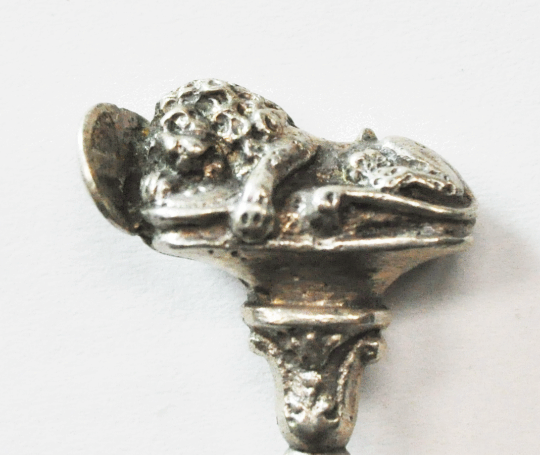 Silver Plated Gold Wash Laying Lion Twist Handle Souvenir Spoon 4-3/8"