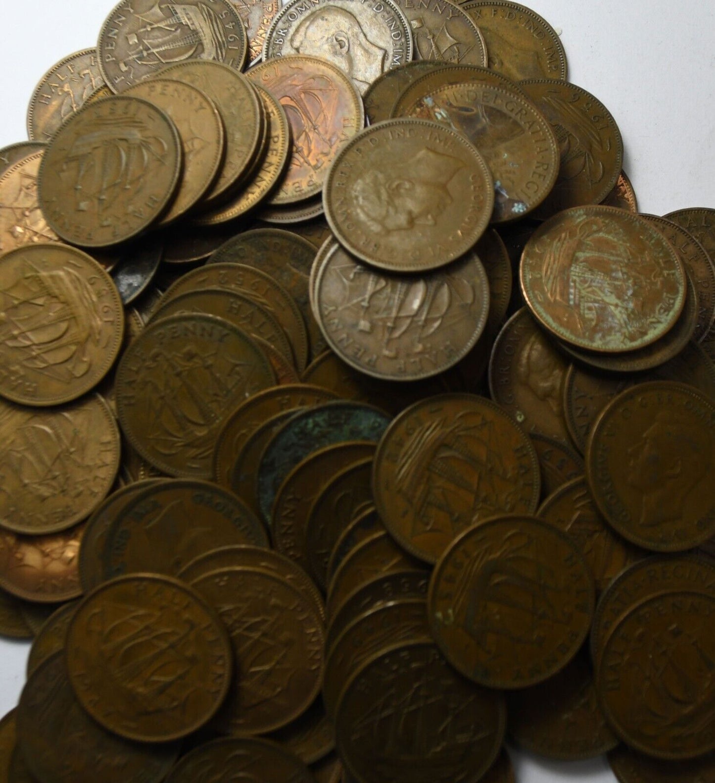 Lot of 225 Great Britain Half 1/2 Penny Coins 1937-1967 Bronze Coins