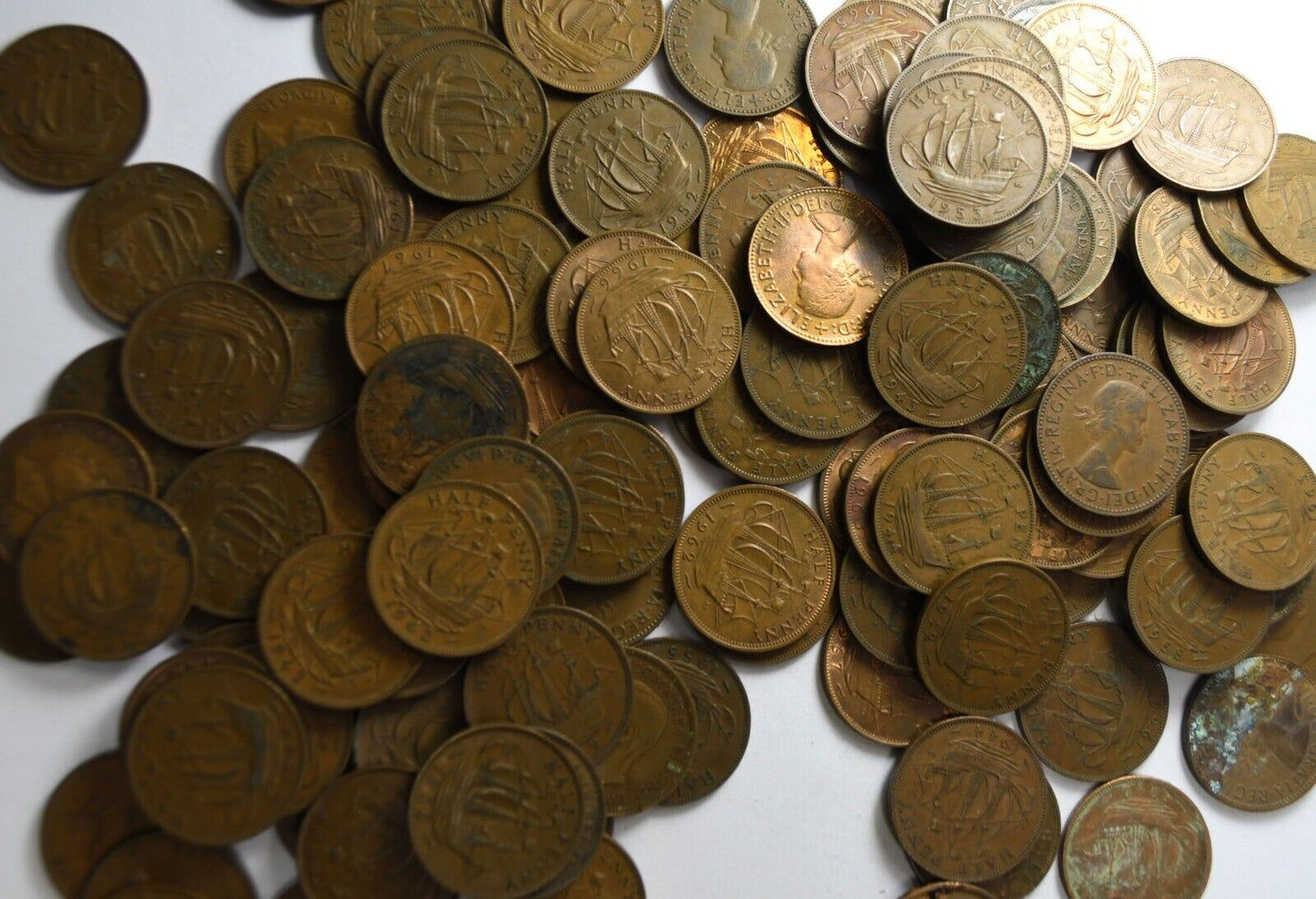 Lot of 225 Great Britain Half 1/2 Penny Coins 1937-1967 Bronze Coins