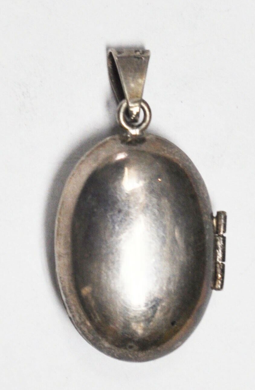 Sterling Silver Mexico TT-44 Oval Clam Shell Locket Pendant 45mm x 24mm