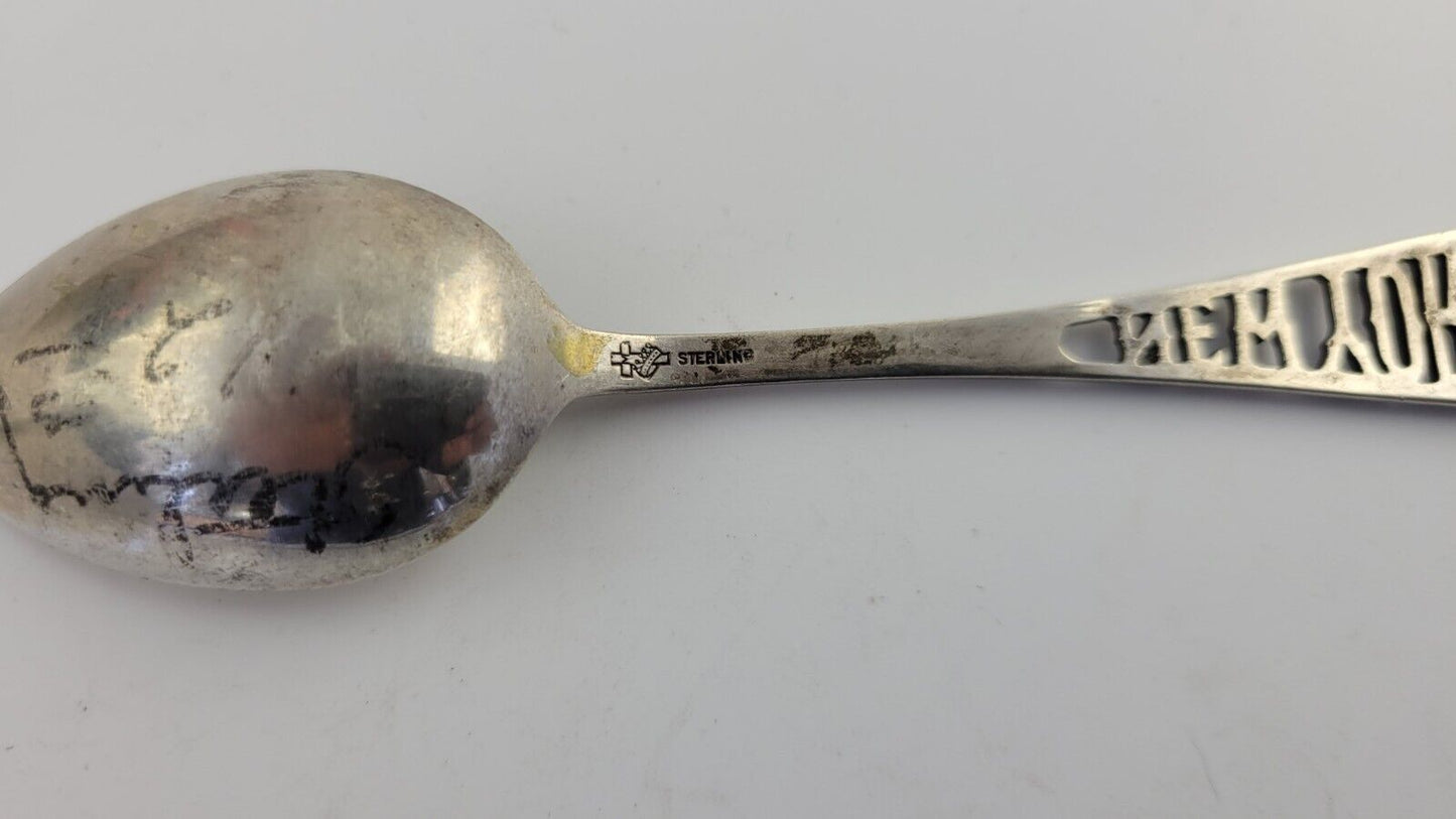 New York Sterling Silver 5 1/2" Souvenir Spoon by Manchester .43oz