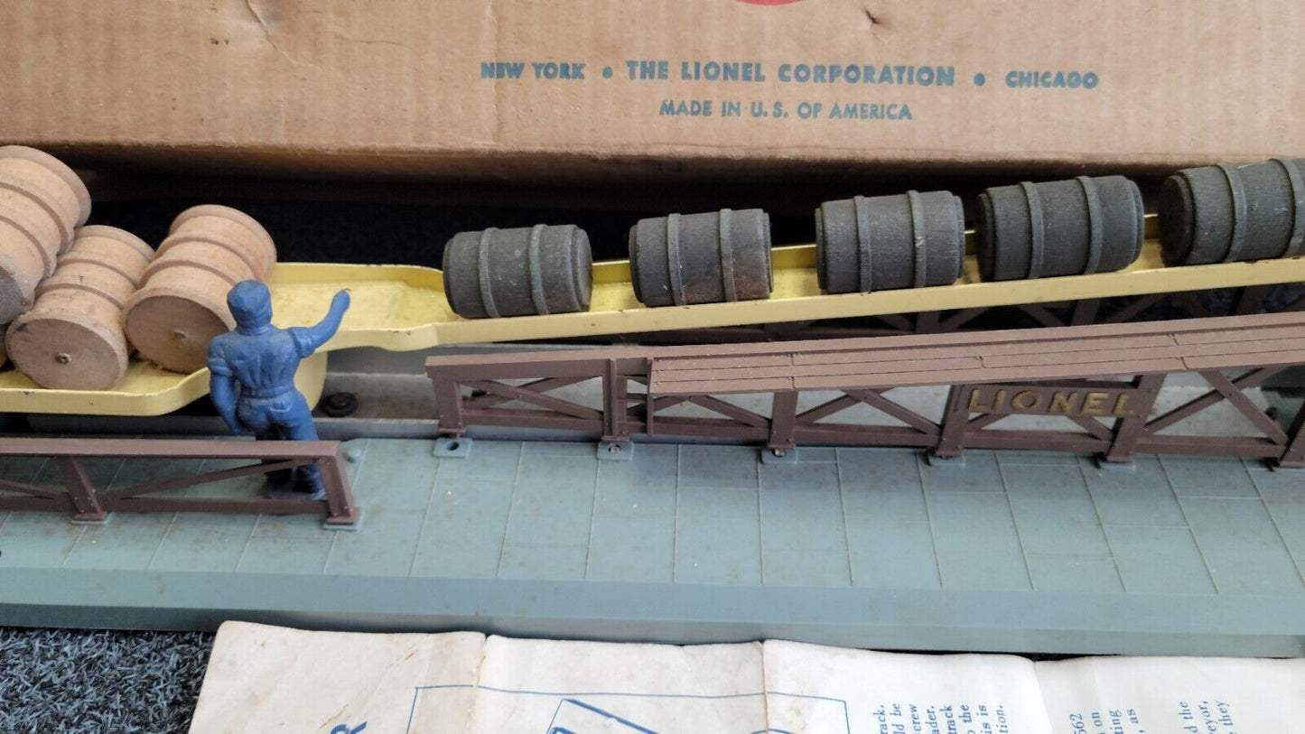 Vintage Lionel Trains No.362 Barrel Loader O Scale in Original Box & Barrels