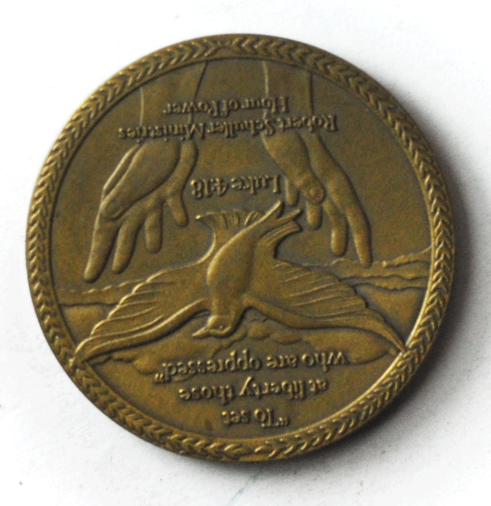 Robert Schuller 1986 Statue of Liberty Bronze Medal 39mm Lamp Huddled Masses