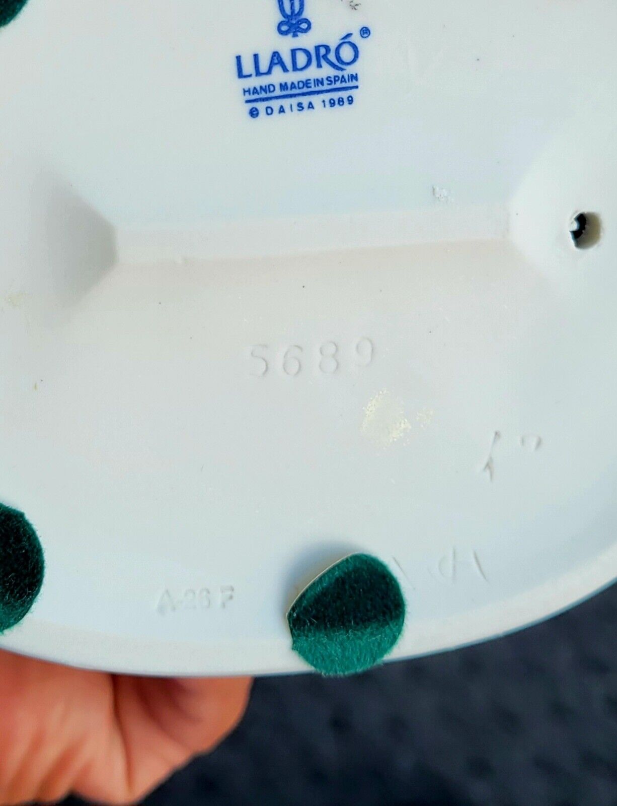 Lladro #5689 Ballerina Girl and Cat Original "Can I Help" Rare Figure