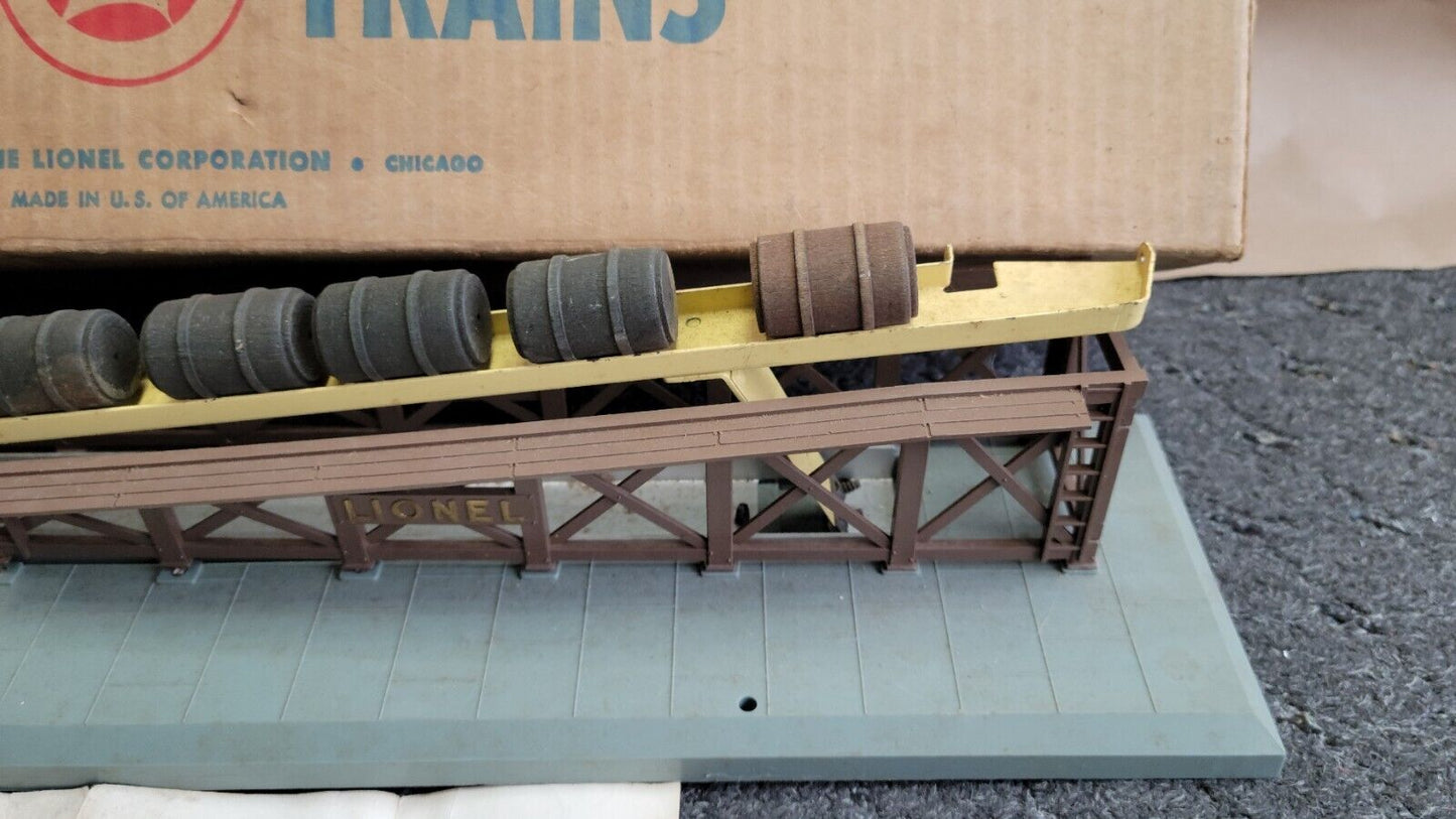 Vintage Lionel Trains No.362 Barrel Loader O Scale in Original Box & Barrels