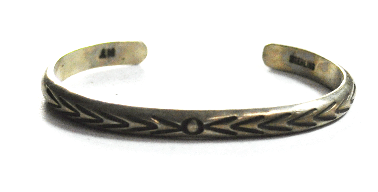 Sterling Silver Melvin Thompson Etched V Circle Child's Cuff Bracelet 4-1/4"