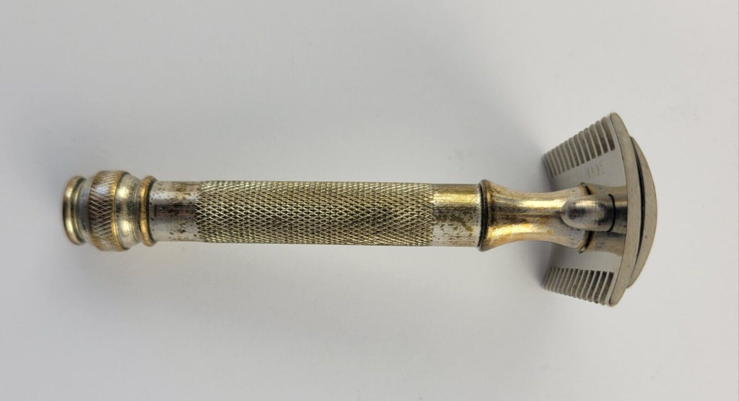 Vintage 4 Piece Travel Razor Made in England Silver Plated Case Greek Border