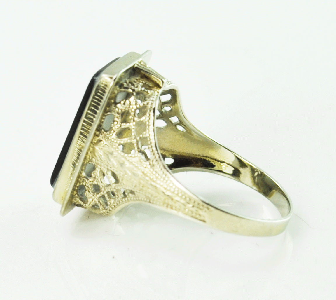 14kwg Black & White Carved Agate Rectangle Filigree Ring 16mm Size 4
