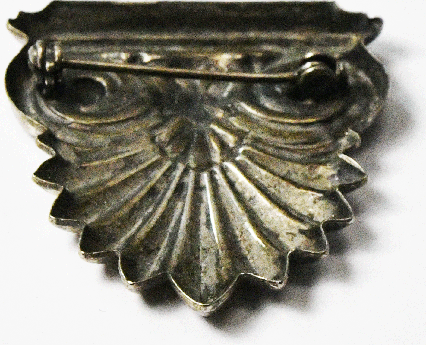 Silver Plated Pedestal Scroll Brooch Pin 34mm x 40mm