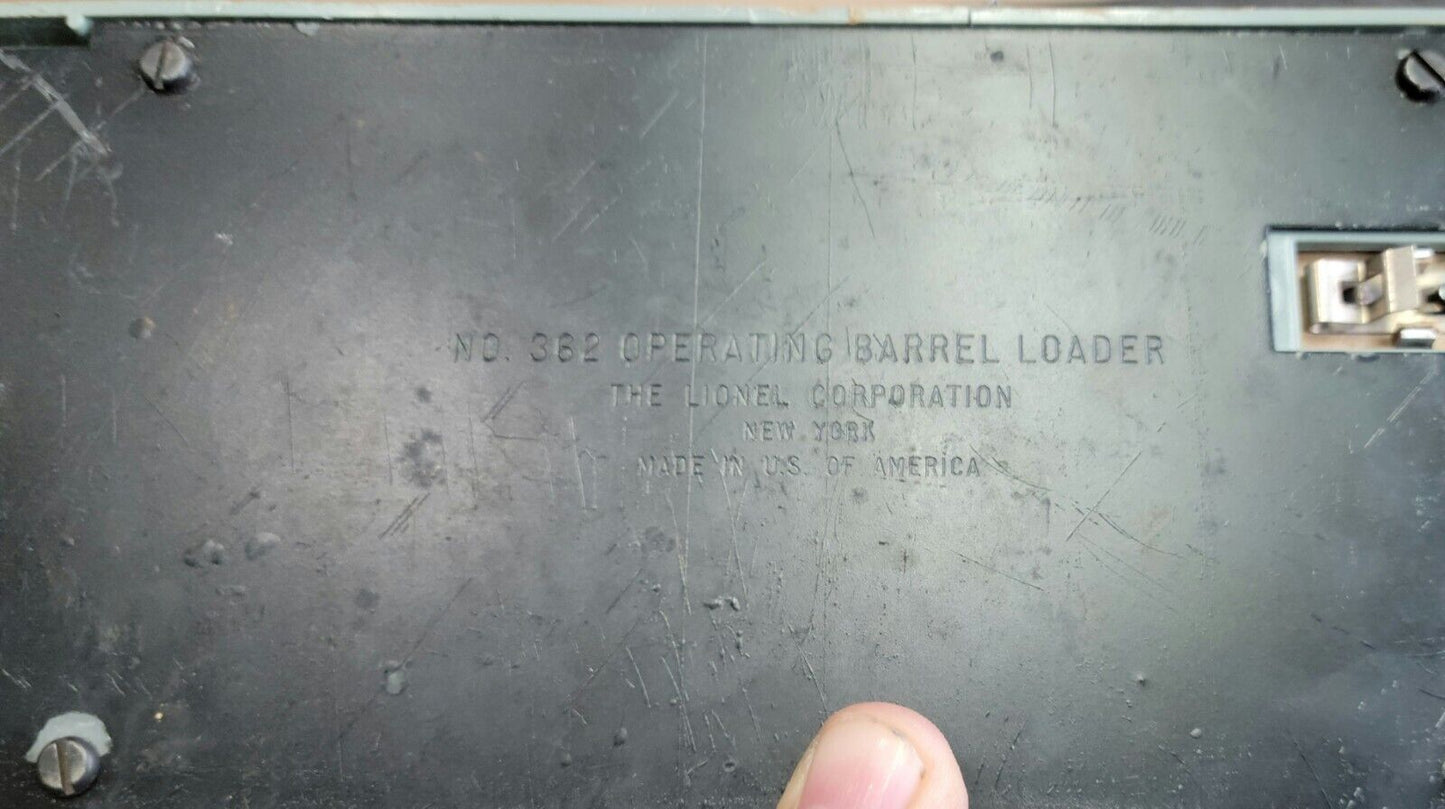 Vintage Lionel Trains No.362 Barrel Loader O Scale in Original Box & Barrels