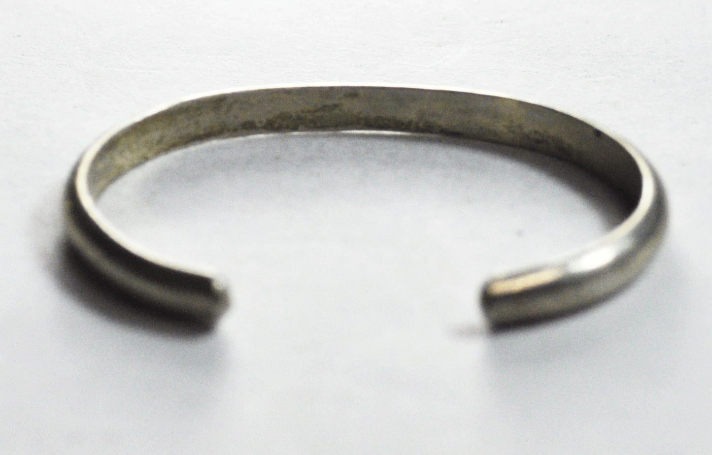 Sterling Silver Melvin Thompson Etched V Circle Child's Cuff Bracelet 4-1/4"