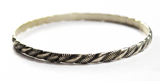 Vintage Sterling Silver Twist Stripe 4mm Medium Bangle Bracelet  10.7
