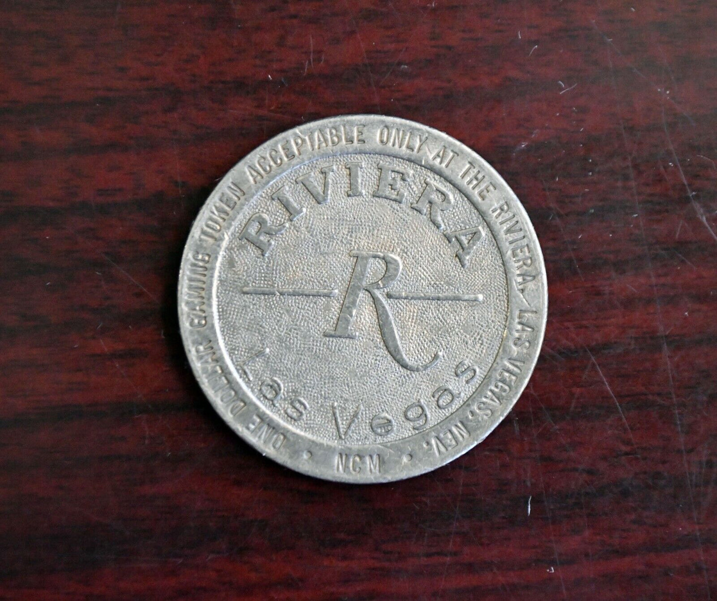 1988 Riviera Hotel Casino One Dollar Gaming Slot Token Las Vegas Nevada Original