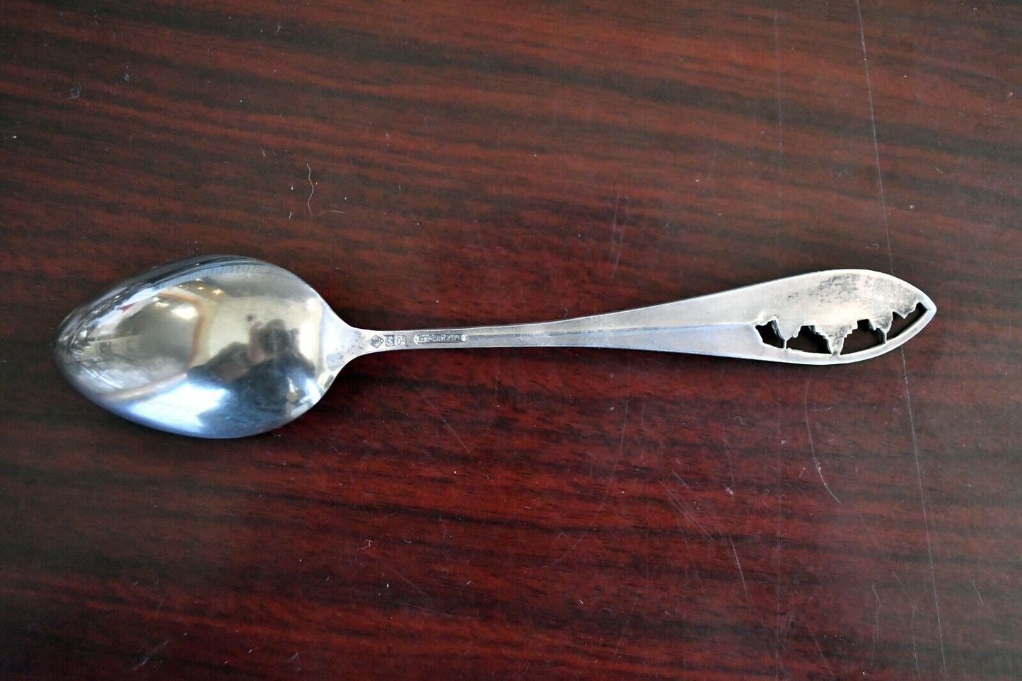 Des Moines Iowa Sterling 5 5/8" State Capital Souvenir Spoon .59 oz. by Robbins