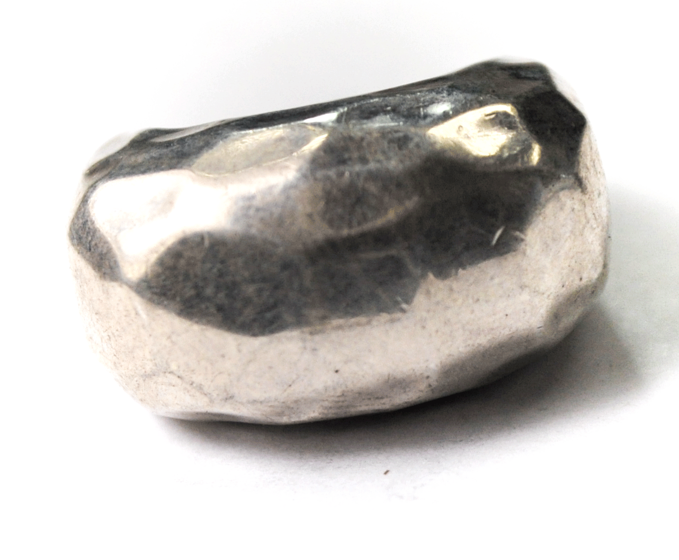 Sterling Silver Silpada R2758 Hammered Classique Dome 14mm Size 6 Ring