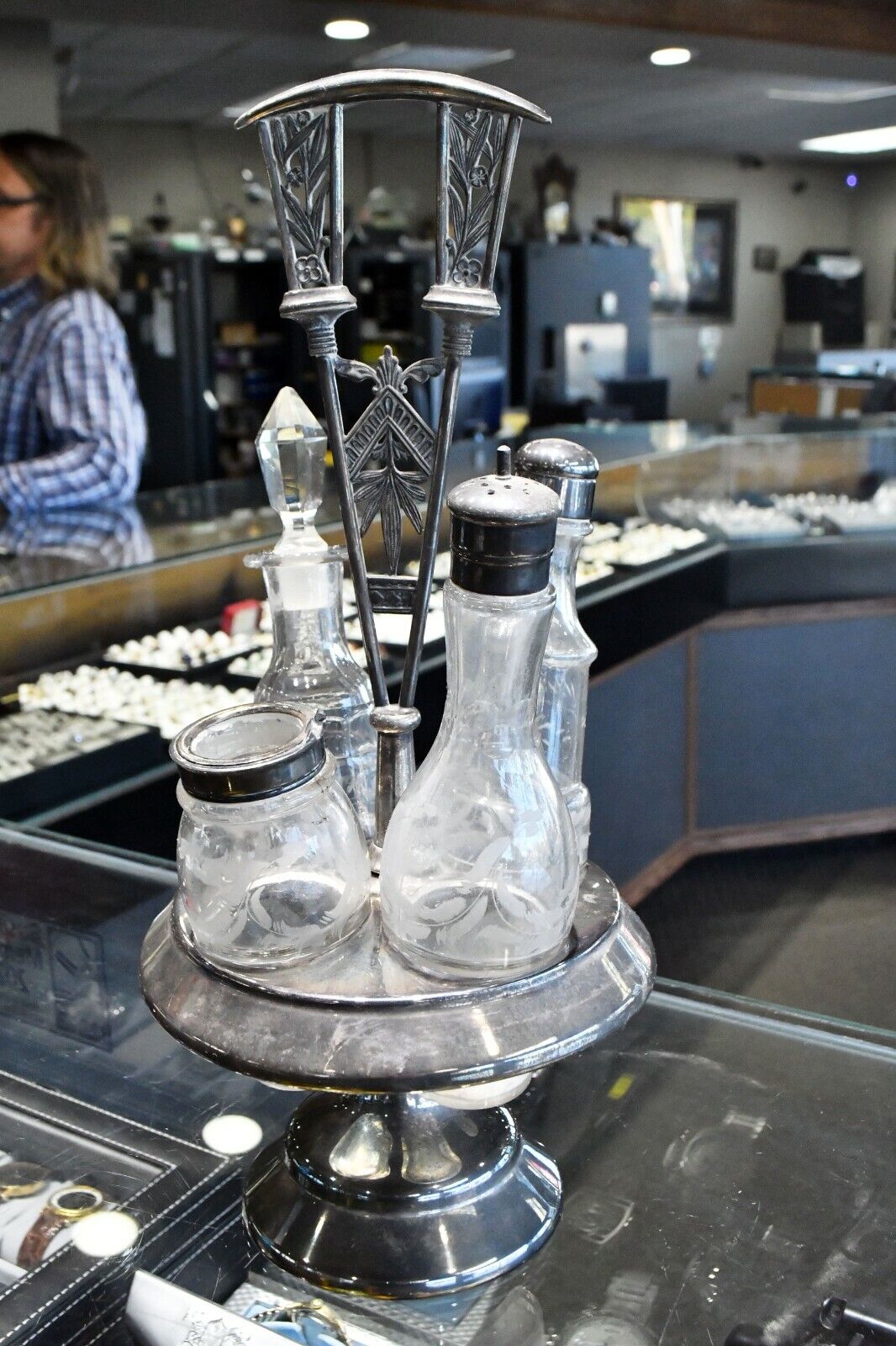 Filligree Silver Plate Lazy Susan Oil & Vinegar Salt Pepper Cruet Set