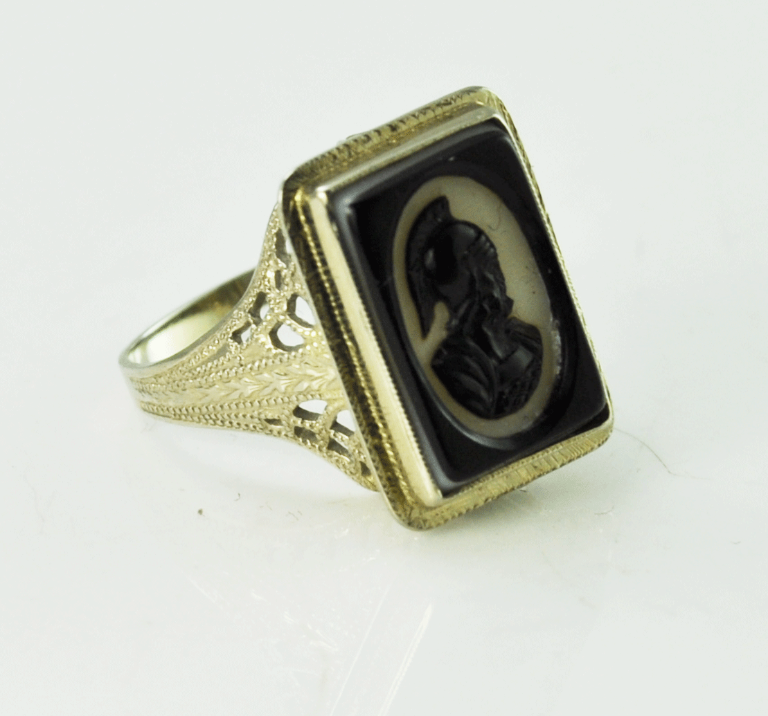 14kwg Black & White Carved Agate Rectangle Filigree Ring 16mm Size 4