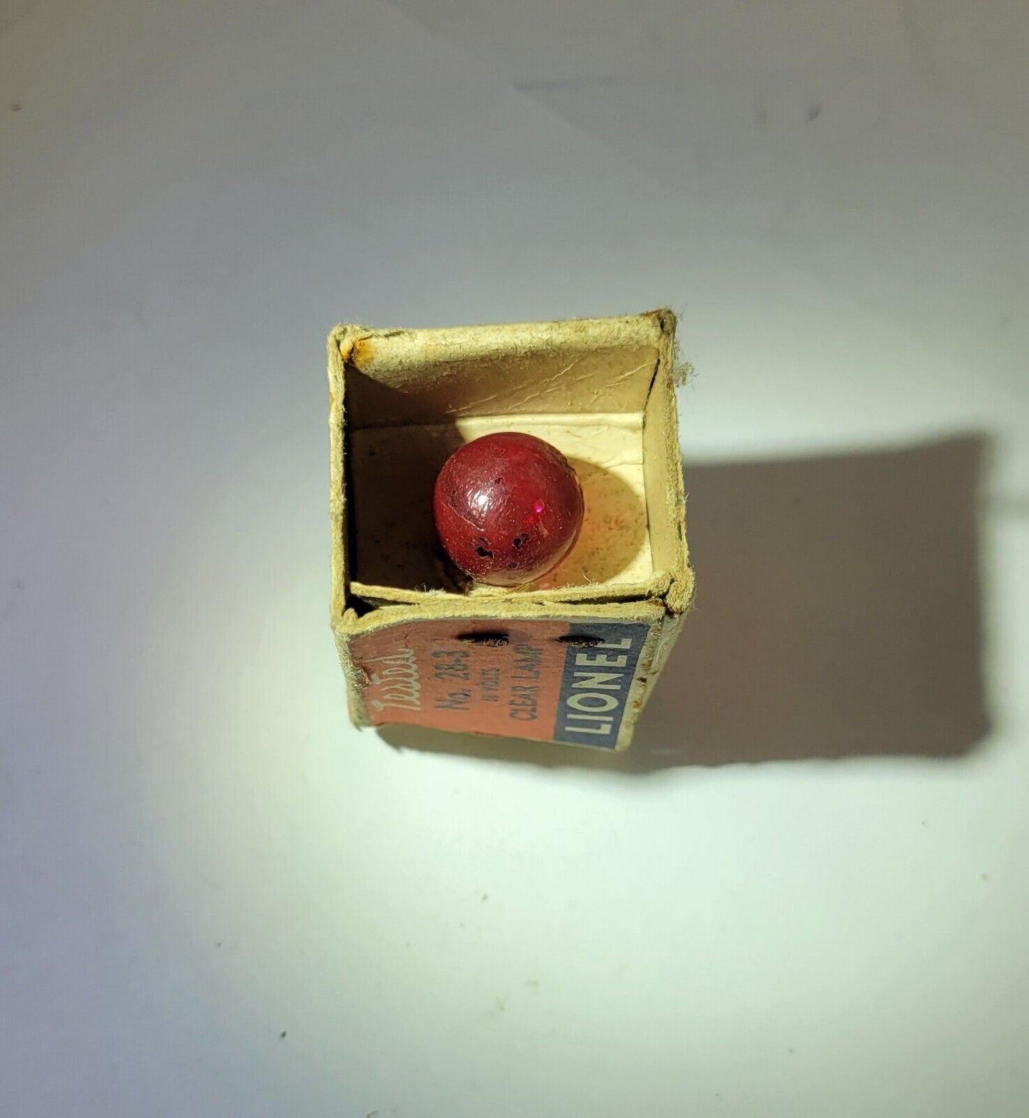 Post War LIONEL O Scale Bulb In Original Box # 28-3 Red Light 18 Volt Untested