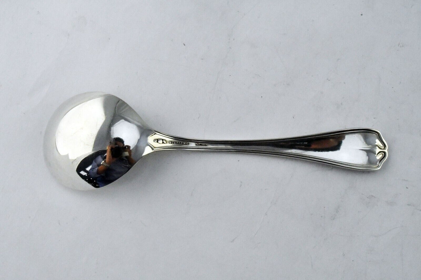 Hepplewhite by Reed & Barton Sterling 5 1/4"Round Bowl Soup Spoon Bouillon .74oz