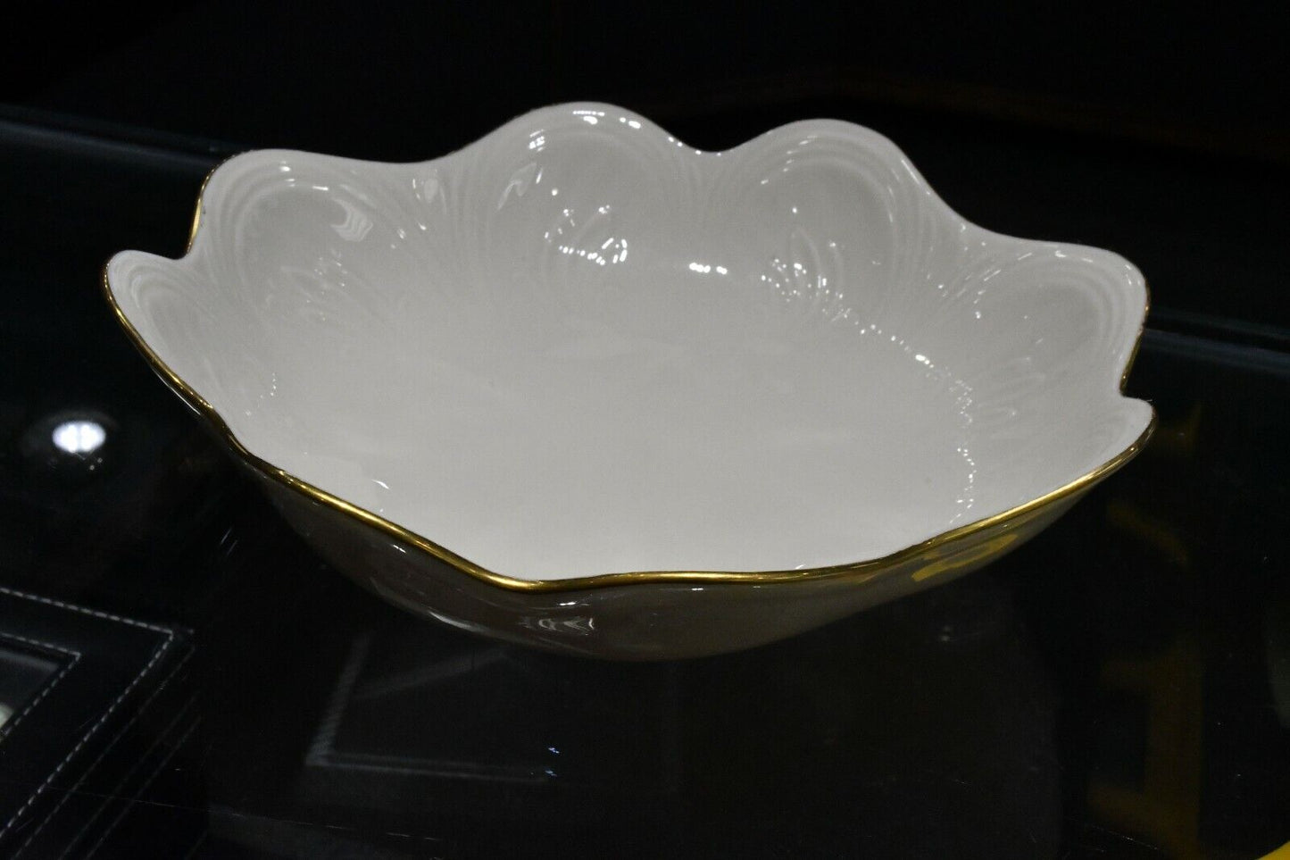 Lenox Porcelain Gold Trimmed 7 3/8" Wide x 1 3/4" Bread Fruit Bowl