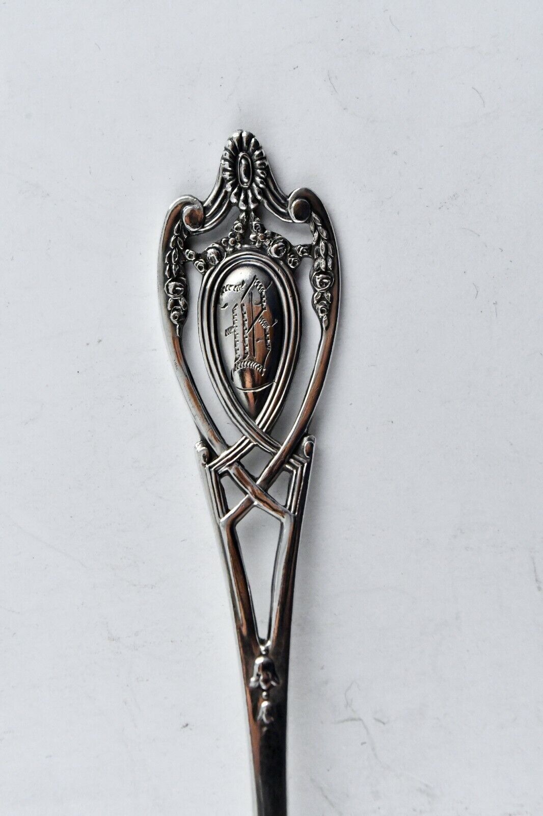 Aberdeen South Dakota 5 3/4" Sterling Silver Souvenir Spoon .6oz. by Lunt