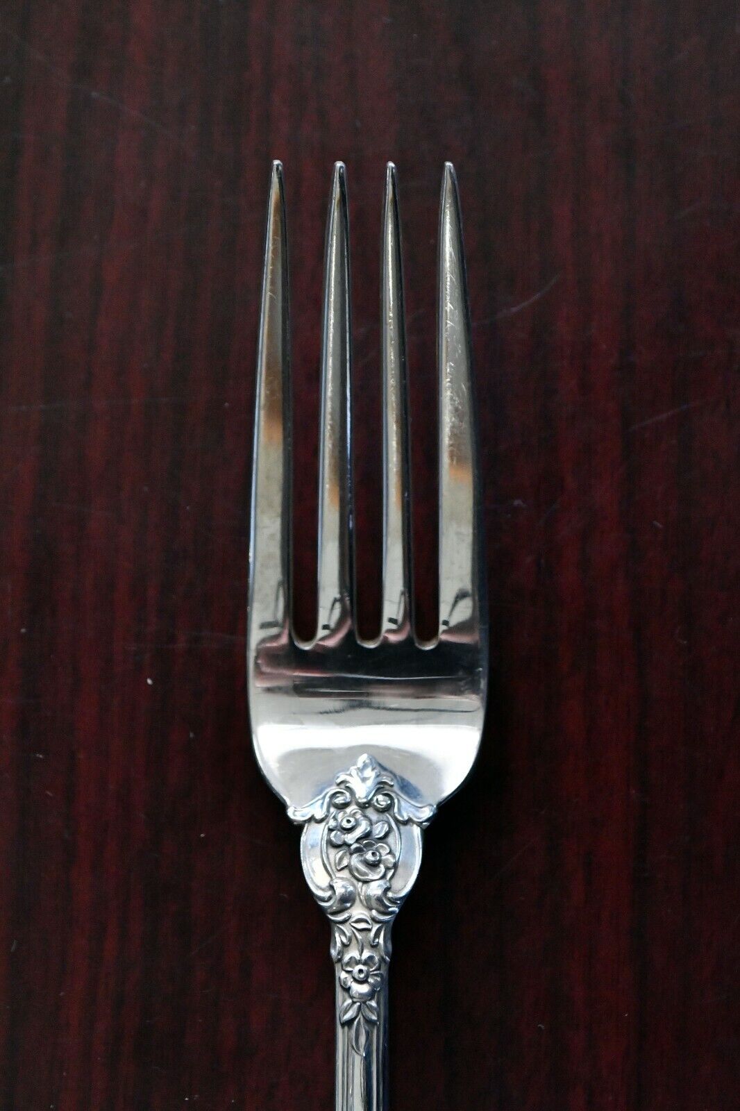 Eloquence by Lunt Sterling Silver 7 1/4" Solid Dinner Fork 1.9 oz.