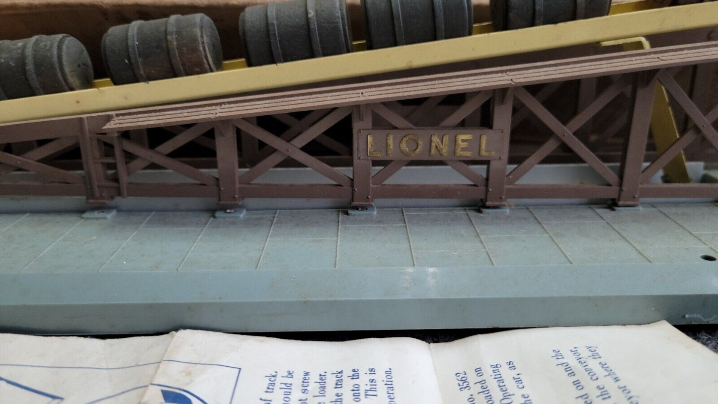 Vintage Lionel Trains No.362 Barrel Loader O Scale in Original Box & Barrels