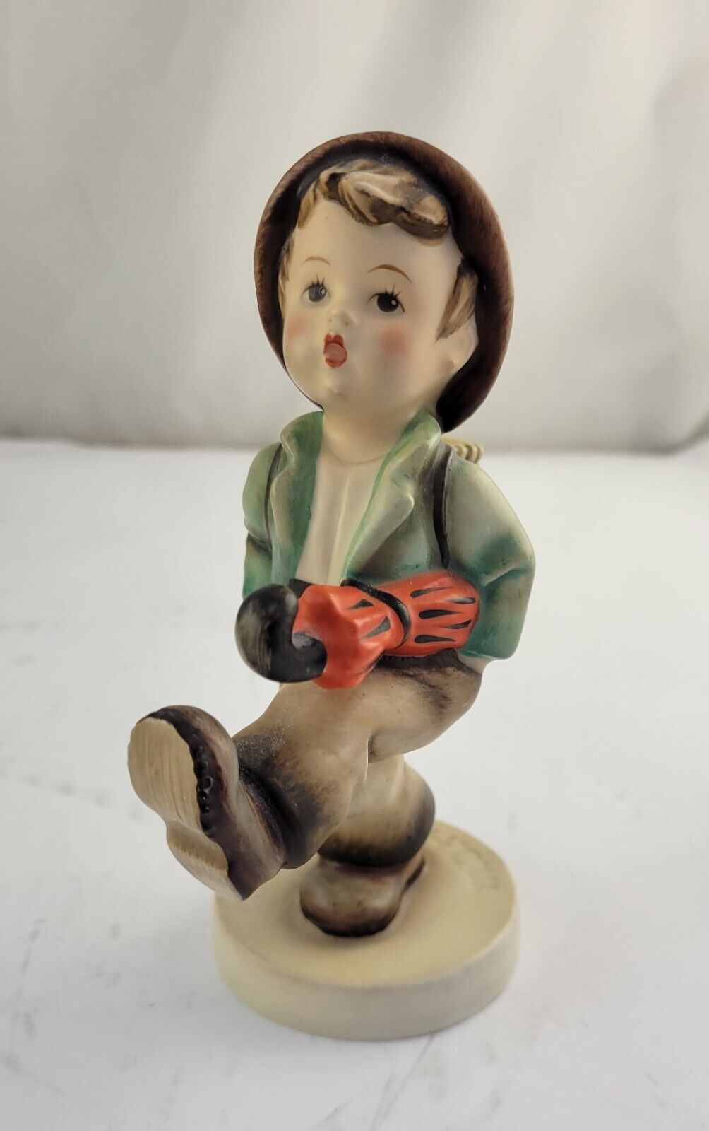 Goebel W. Germany 5 1/8" M.I. Hummel 79 Globe Trotter Figurine TMK 2